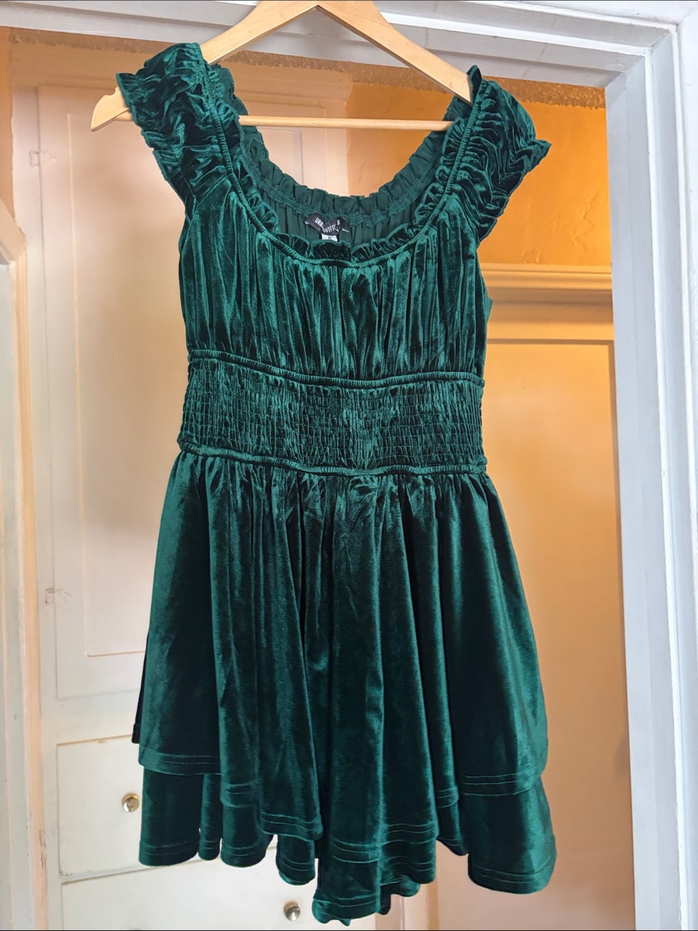 Urban Outfitters Emerald Green Velvet Dress/shorts Ruffle Shoulders size medium